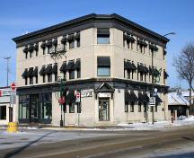 Primary elevations, from the southeast, of the Traders Bank Building, Selkirk, 2005; Historic Resources Branch, Manitoba Culture, Heritage, Tourism and Sport, 2005
