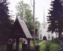 View through lynch gate and graveyard from Walnut Street - 2002; OHT, 2002