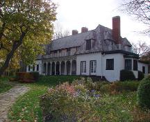Front (north) and west elevations of The Stephen Leacock House.; OHT, 2006