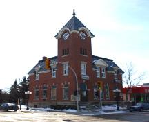 View of main elevations from the northeast corner of the Morden Dominion Post Office, Morden, 2005; Historic Resources Branch, Manitoba Culture, Heritage, Tourism and Sport, 2005