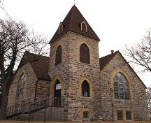 Façades principales - du nord-ouest de l'église presbytérienne de Deloraine, Deloraine, 2005; Historic Resources Branch, Manitoba Culture, Heritage and Tourism, 2005