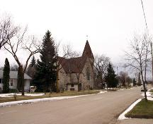 Vue d'ensemble - du nord-est de l'église presbytérienne de Deloraine, Deloraine, 2005; Historic Resources Branch, Manitoba Culture, Heritage, Tourism and Sport, 2005