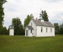 Façades principales - du sud-ouest de l'église catholique ukrainienne St. Michael's, North Foley, 2005; Historic Resources Branch, Manitoba Culture, Heritage, Tourism and Sport, 2005