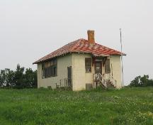 Front view of Crystal Hill School.; Government of Saskatchewan, Lisa Dale-Burnett, 2004.