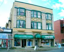 Exterior view of the Mount Crown Block, 2004; City of North Vancouver, 2004