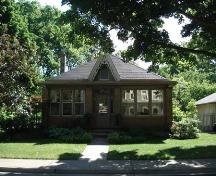 Featured is a Gothic Revival Ontario Cottage located within the East Woodfield District.; Martina Braunstein, 2007.