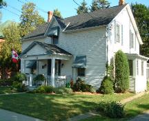 Angle view of the Thompson-Colwell House; Haldimand County 2007