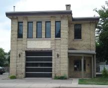 Of note are the pilasters and the articulated north wing with porch.; Martina Braunstein, 2007.