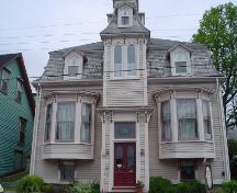Kaulbach House, Old Town, front façade, 2004; Heritage Division, Nova Scotia Department of Tourism, Culture & Heritage, 2004
