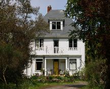 Exterior view of the White House, 2008; District of North Saanich, 2008