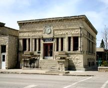 View to the main elevation of the Stonewall Dominion Post Office, 2005; Historic Resources Branch, Manitoba Culture, Heritage, Tourism and Sport, 2005