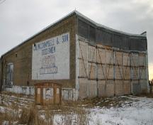 Façades nord et ouest du dépôt de locomotives du Canadien Pacifique de Reston, Reston, 2005; Historic Resources Branch, Manitoba Culture, Heritage, Tourism and Sport, 2005