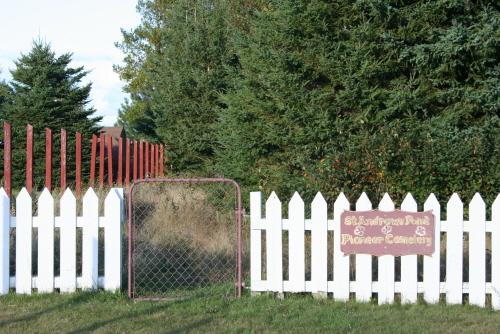 Showing entrance gate and sign