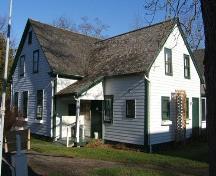 Southwest elevation, Davison-Kennedy House, Wallace Bay, NS, 2009.; Heritage Division, NS Dept of Tourism, Culture and Heritage, 2009.
