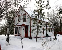 View of the main elevations from the northwest of the Colcleugh House, Selkirk, 2005; Historic Resources Branch, Manitoba Culture, Heritage, Tourism and Sport, 2005
