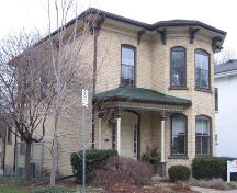 North and west elevations of the Kuntz-Eckert House depicting the Italianate bracketing, 2007.; Linsday Benjamin, 2007.