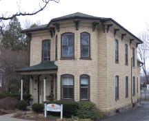 View of the two-storey projecting bay including the segmentally arched windows, 2007.; Linsday Bejamin, 2007.