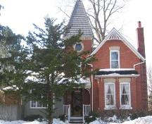 East façade of the Mansfield Cottage as seen from Smith Street, 2007.; Lindsay Benjamin, 2007.