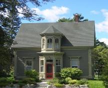77 Edgewater Street, Mahone Bay NS, 2009.; Heritage Division, NS Dept. of Tourism, Culture and Heritage, 2009