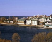 General view of Point Frederick Buildings, showing the designated peninsula, 1994.; Parks Canada Agency / Agence Parcs Canada, J. Butterill, 1994.