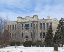 View of the west façade of 680 Tower St. South; Lindsay Benjamin, 2007.
