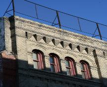 Wall detail view of the MacKenzie Block, Winnipeg, 2007; Historic Resources Branch, Manitoba Culture, Heritage, Tourism and Sport, 2007