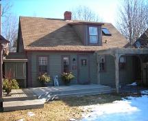Rear elevation, 328 Main Street, Mahone Bay, NS, 2009.; Heritage Division, NS Dept. of Tourism, Culture and Heritage, 2009