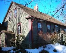 East and front elevations, 328 Main Street, Mahone Bay, NS, 2009.; Heritage Division, NS Dept. of Tourism, Culture and Heritage, 2009