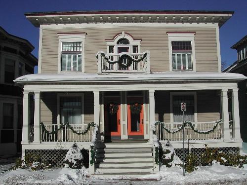 Résidence John Chesley - La façade avant