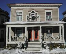 Cette photographie montre la façade avant de la résidence, 2005; City of Saint John