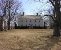 Front elevation and landscape view, the Barracks, Starr's Point, NS, 2005.; Heritage Division, NS Department of Tourism, Culture and Heritage, 2005