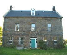 Rear elevation, Peter Smyth House, Port Hood, 2004.; Heritage Division, Nova Scotia Department of Tourism, Culture and Heritage, 2004