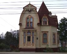 Front elevation, Morse-Magwood House, Bridgetown, Nova Scotia, 2006.; Heritage Division, NS Dept. of Tourism, Culture and Heritage, 2006