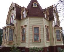 Front and west elevations, Morse-Magwood House, Bridgetown, Nova Scotia, 2006.; Heritage Division, NS Dept. of Tourism, Culture and Heritage, 2006