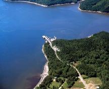 Sites archéologiques de la Pointe-à-John; Ministère de la Culture, des Communications et de la Condition féminine, Pierre Lahoud, 2004