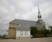 Contextual view, from the southwest, of the Charlebois Chapel, The Pas, 2007; Historic Resources Branch, Manitoba Culture, Heritage, Tourism and Sport, 2007