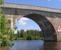 General view of the Canal Lake Concrete Arch Bridge National Historic Site of Canada, 2005.; Parks Canada/Parcs Canada 2005