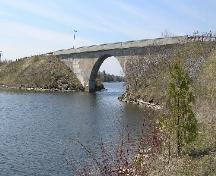 General view of the Canal Lake Concrete Arch Bridge National Historic Site of Canada, 2005.; Parks Canada/Parcs Canada 2005.