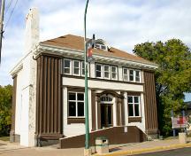 Primary elevation, from the east, of the Bank of Commerce Building, The Pas, 2007; Historic Resources Branch, Manitoba Culture, Heritage, Tourism and Sport, 2007