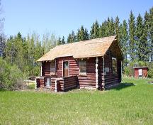 Primary elevations, from the southeast, of the Erickson Cabin, Lac du Bonnet area, 2007; Historic Resources Branch, Manitoba Culture, Heritage, Tourism and Sport, 2007