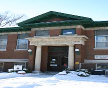 Main entrance of the Cornish Library, Winnipeg, 2006; Historic Resources Branch, Manitoba Culture, Heritage, Tourism and Sport, 2006