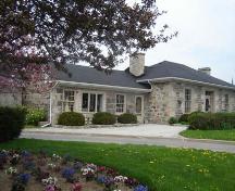 Featured is the deep landscaped lawn.; Kayla Jonas, 2007.