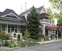 Featured is the former dwelling's elaborate landscaping.; Chelsey Tyers, 2008.