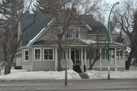 Front view on College Drive