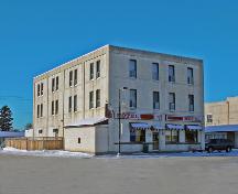 Façades principales - du sud-est de l'hôtel Nelson, Carberry, 2007; Historic Resources Branch, Manitoba Culture, Heritage, Tourism and Sport, 2007
