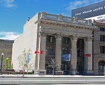 Façade principale - de l'est de la banque de Toronto, Winnipeg, 2006; Historic Resources Branch, Manitoba Culture, Heritage, Tourism and Sport, 2006