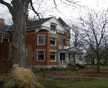 Of note are the front gable and the two-storey bay window.; Kayla Jonas, 2008.