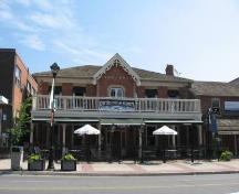 Featured is the projecting gable frontispiece.; Beatrice Tam, 2008.