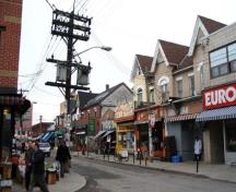 General view of Baldwin Street in the Kensington Market National Historic Site of Canada, 2005.; Agence Parcs Canada / Parks Canada Agency, A. Waldron, 2005.