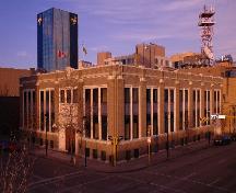 View of the Saskatchewan Revenue Building from the corner of Smith Street and 12th Avenue, Regina, 2004.; Government of Saskatchewan, Calvin Fehr, 2004.